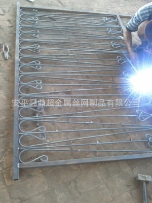 匠心鑄造，典藏歐韻——安平縣鼎超金屬絲網制品帶您領略高檔鑄鐵護欄的藝術之美